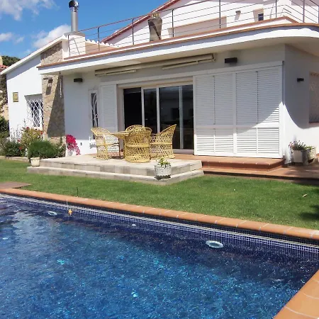 Lively Holiday In With Swimming Pool Vakantiehuis *