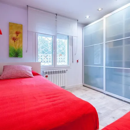 Vakantiehuis Lively Holiday In With Swimming Pool