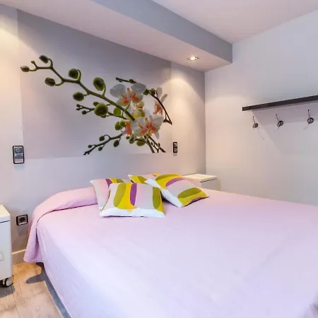 Vakantiehuis Lively Holiday In With Swimming Pool *